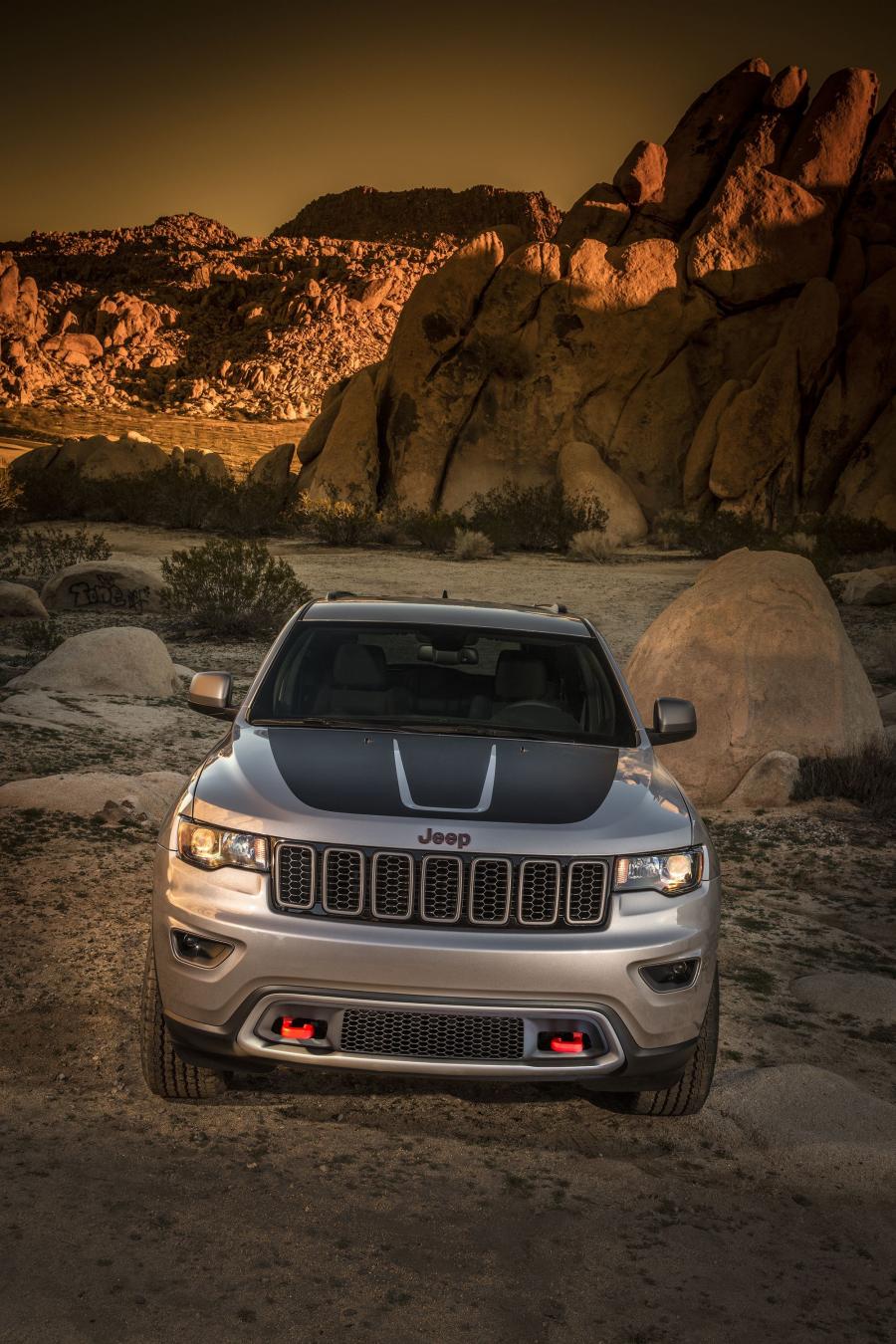  Jeep Grand Cherokee Trailhawk (WK2) 2016 года  (фото 35 из 40)